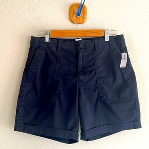 Navy khaki Gap shorts - size 8 Tall